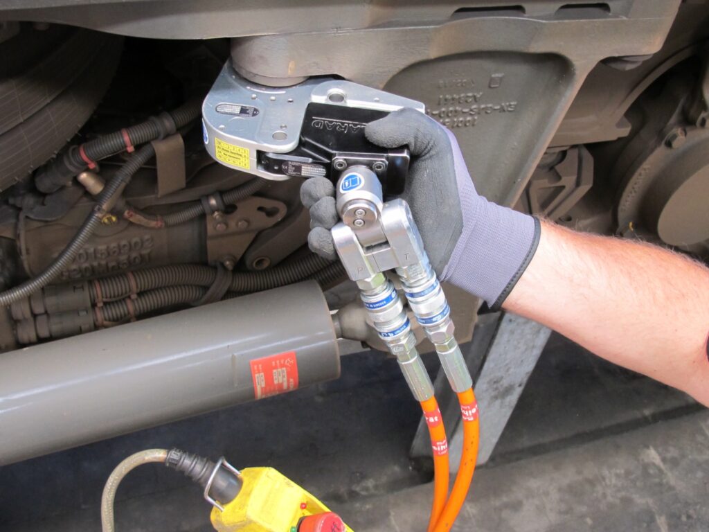 PLARAD FSX 系列中空型油壓扭力扳手 hydraulic torque wrench 現場使用狀況