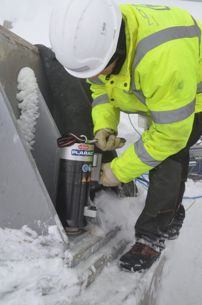 PSD, PST & PSQ 多段油壓拉伸器 Multi-stage Hydraulic tensioner 現場使用狀態